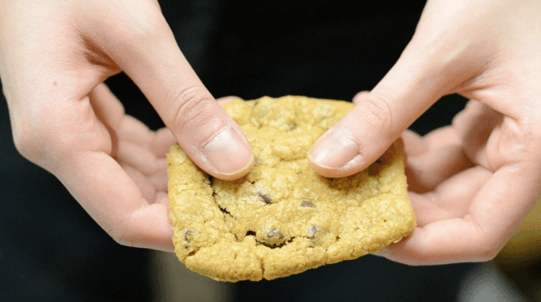 Gif cookies. Печенька подмигивает. Cookie gif.