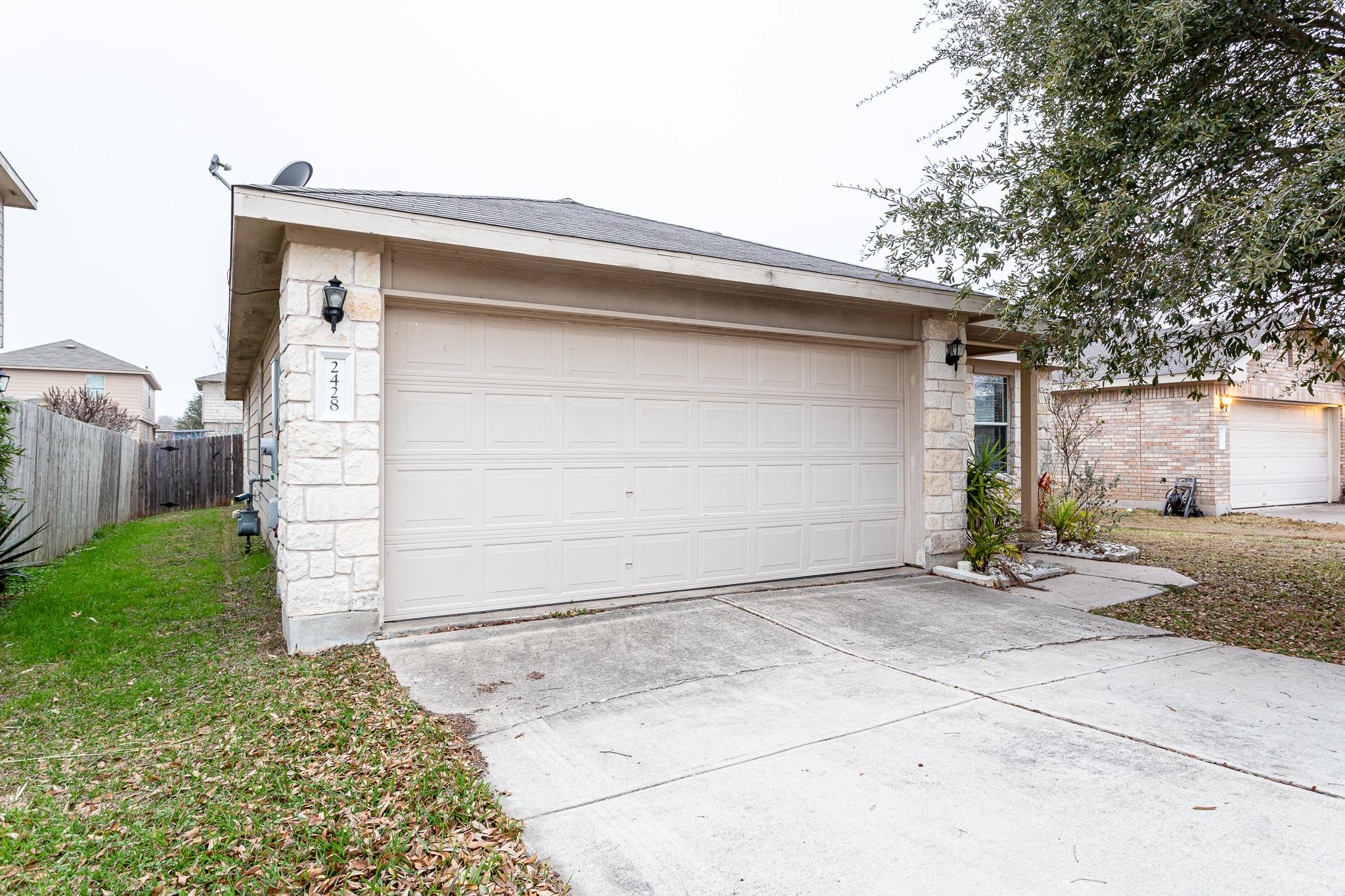 2428 Green Meadows Ln, Buda, TX 78610 Sunroom Rentals