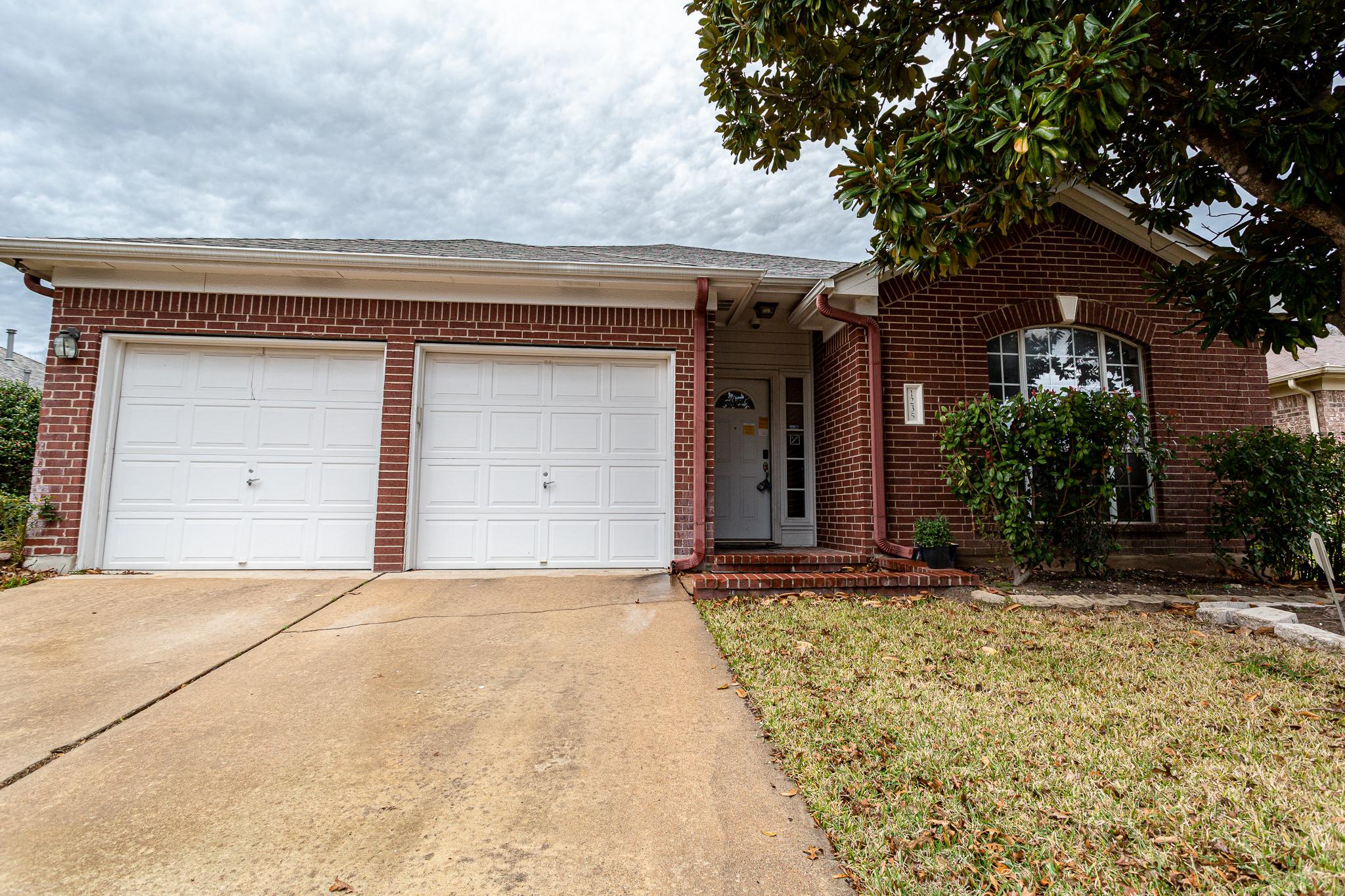 1235 Blackthorn Dr, Pflugerville, TX 78660 Sunroom Rentals