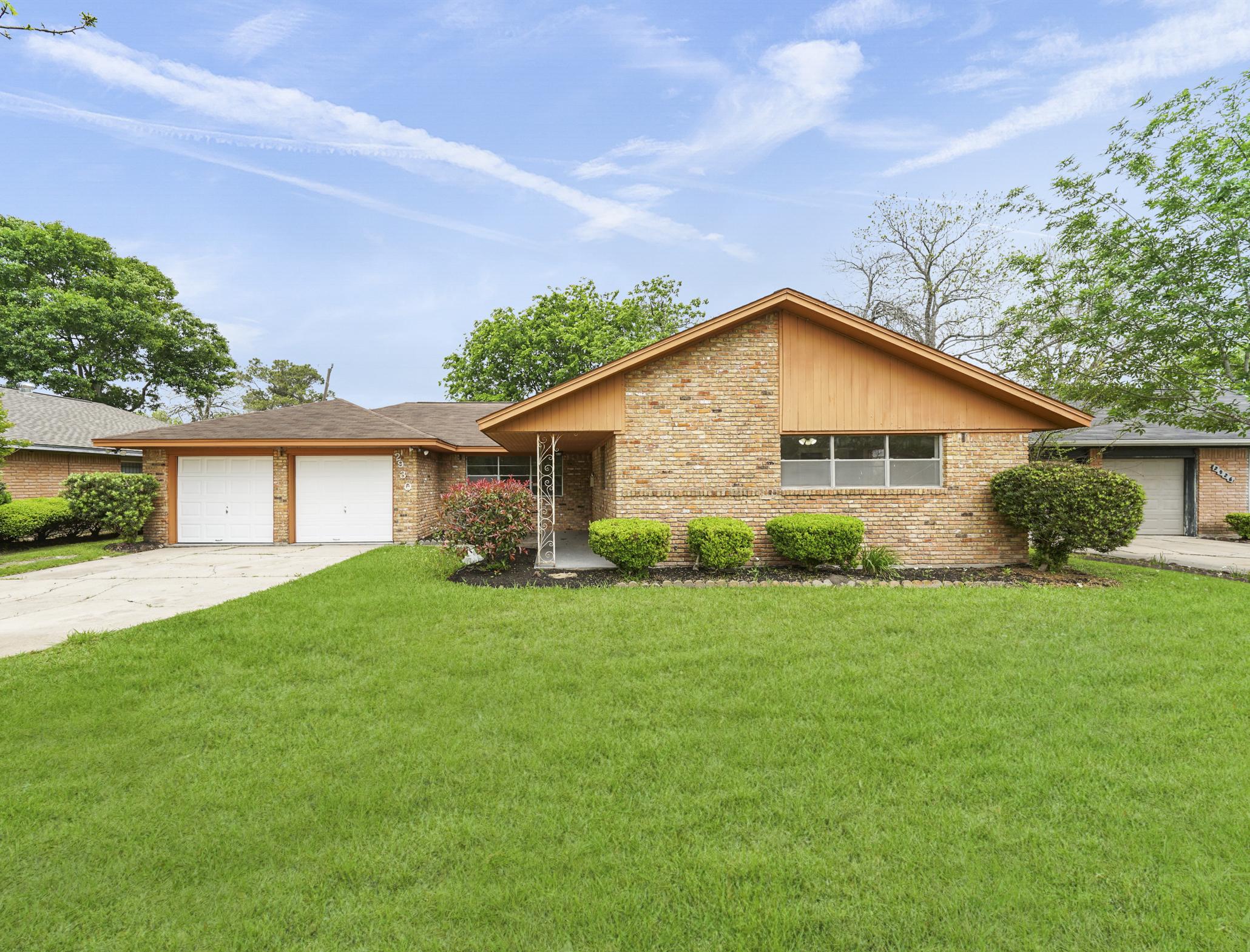 2930 Wuthering Heights Dr, Houston, TX 77045 Sunroom Rentals