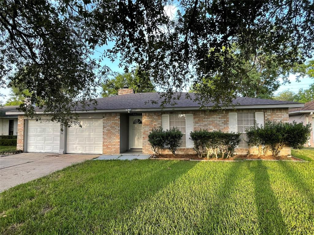 6111 westbranch Drive, Houston, TX 77072 Sunroom Rentals