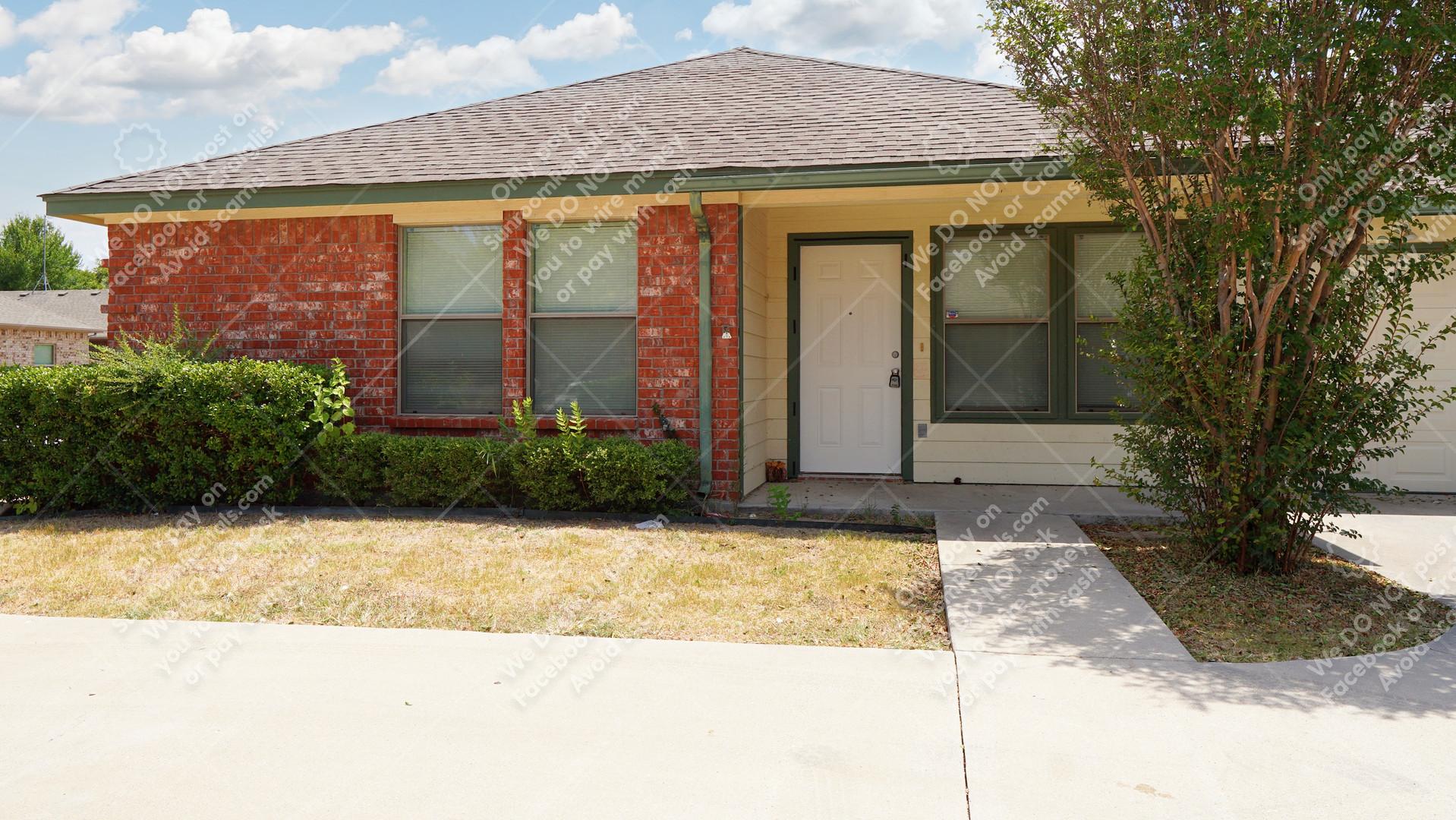 204 Stewart Bend Ct A, Azle, TX 76020 Sunroom Rentals