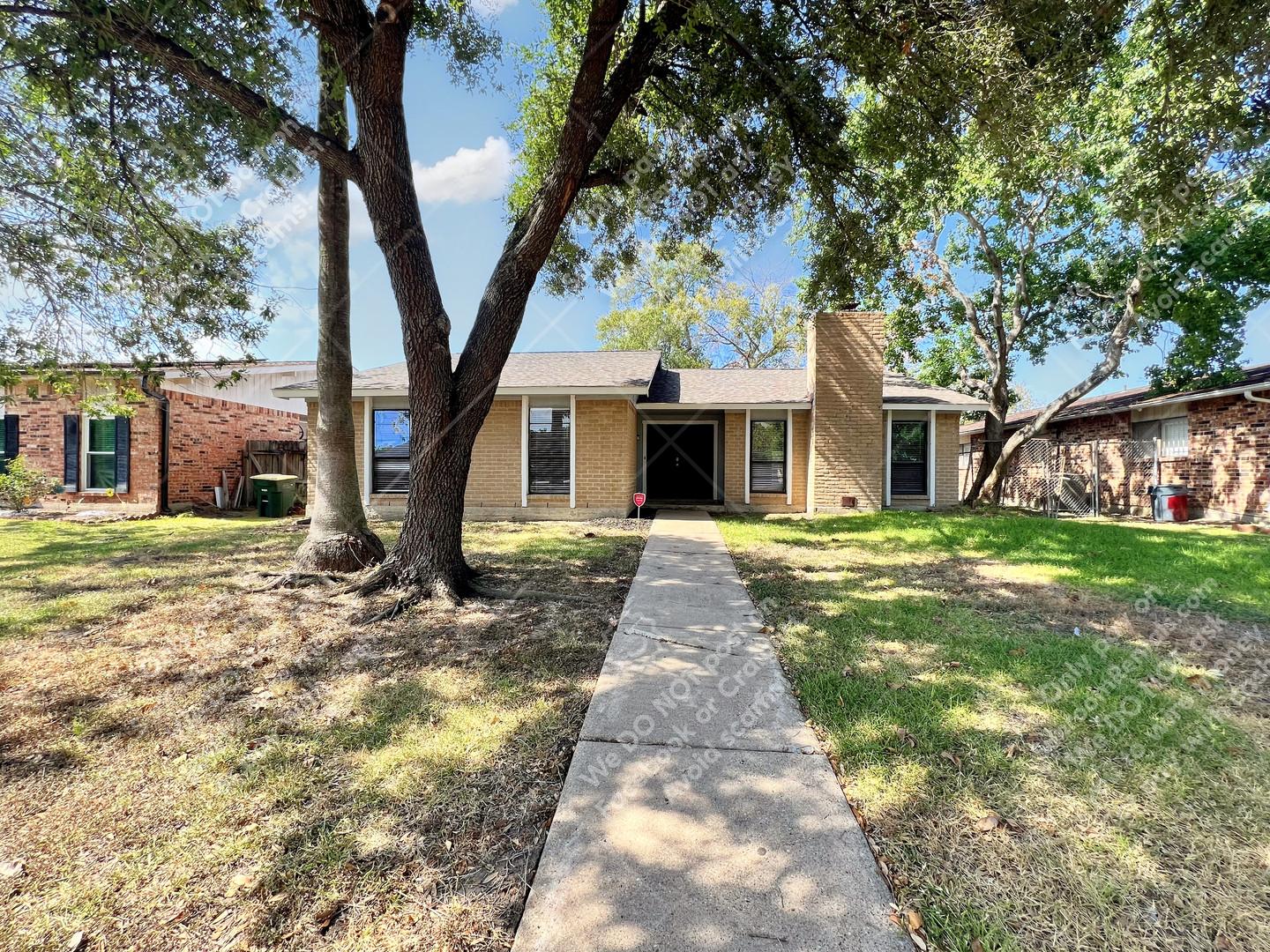 14411 Merry Meadow Dr, Houston, TX 77049 Sunroom Rentals