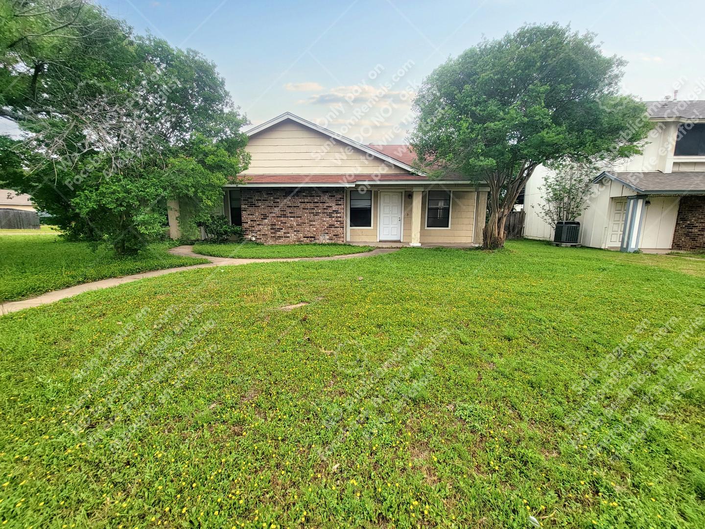 1614 W Braker Ln A, Austin, TX 78758 Sunroom Rentals