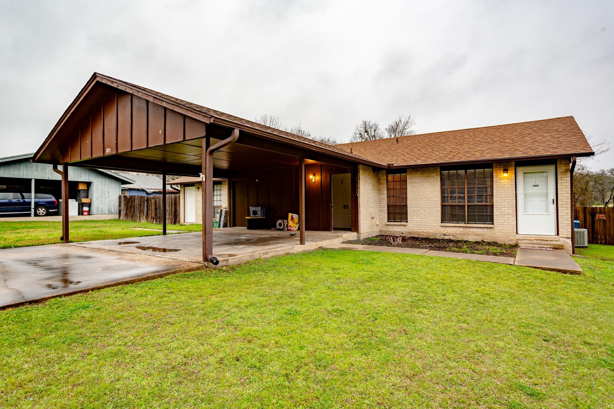 105 Stubblefield Dr B, Elgin, TX 78621 Sunroom Rentals