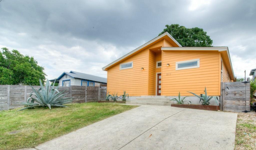 2013 E 10th ST, Austin, TX 78702 Sunroom Rentals