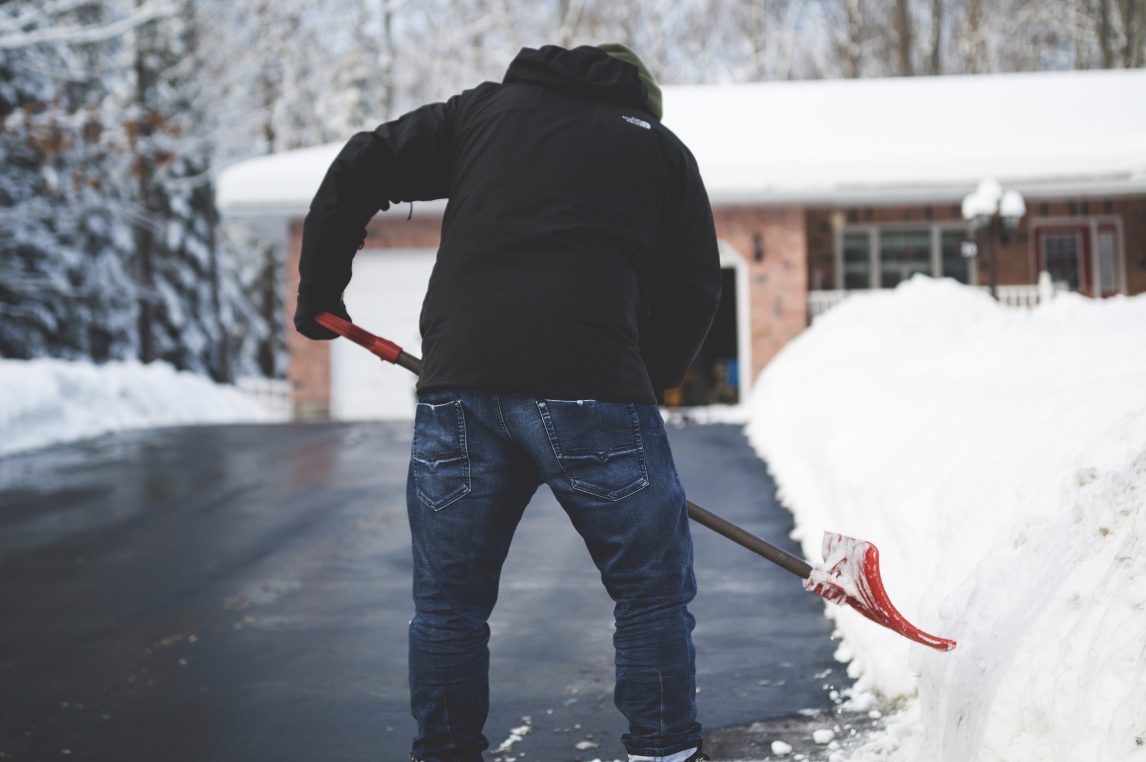 Does Your Chest Pain Get Worse In Cold Weather? It’s a Common Issue