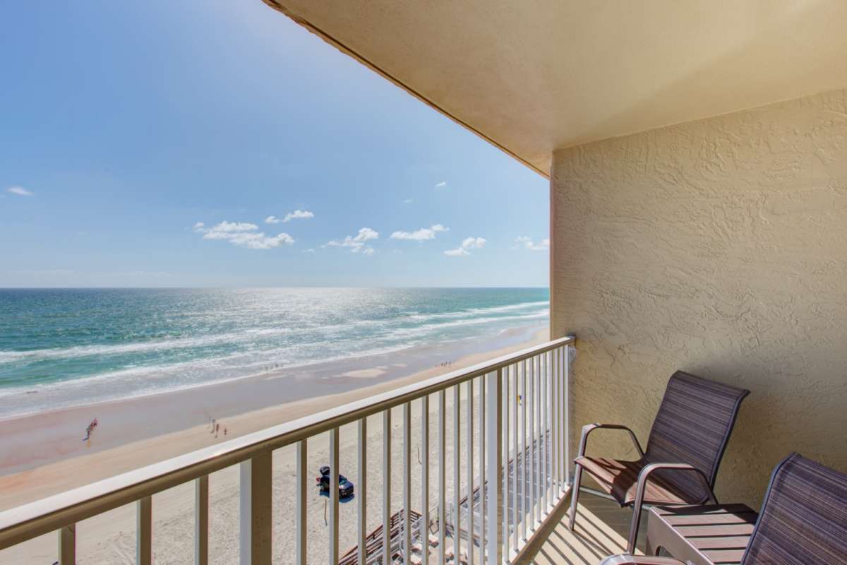 Daytona Beach Shores Vacation Rental Lovely7th FloorOceanFront Unit