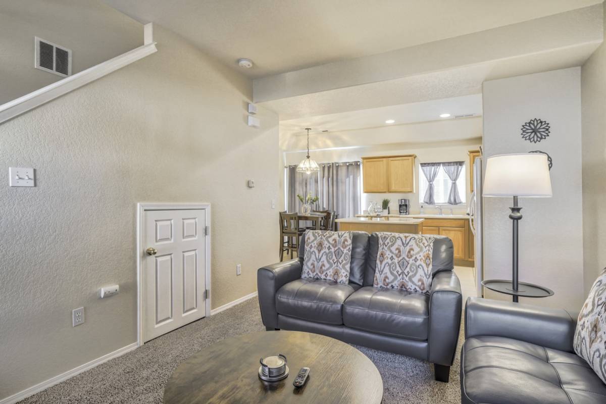 Colorado Springs Vacation Rental Midterm Rental Townhome, Garage