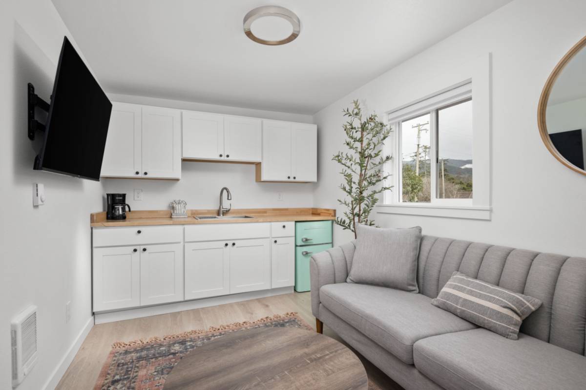 Rockaway Beach Vacation Rental Wonderful Location, Ocean View, *Pet