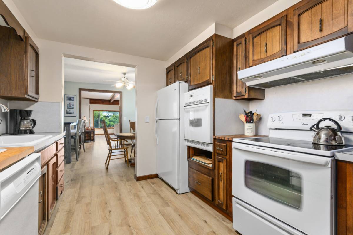 Garibaldi Vacation Rental Getaway in Garibaldi, New Décor Throughout