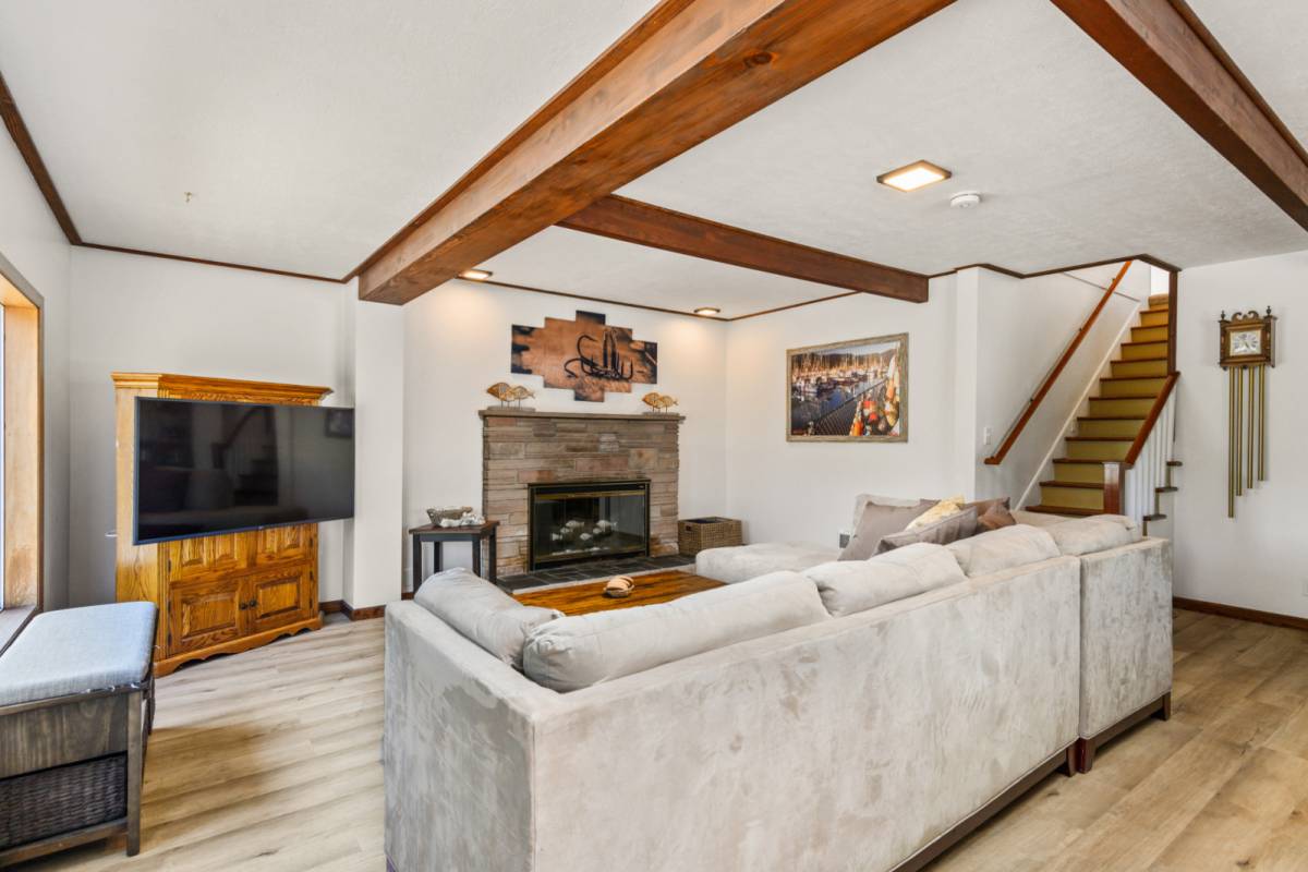 Garibaldi Vacation Rental Getaway in Garibaldi, New Décor Throughout