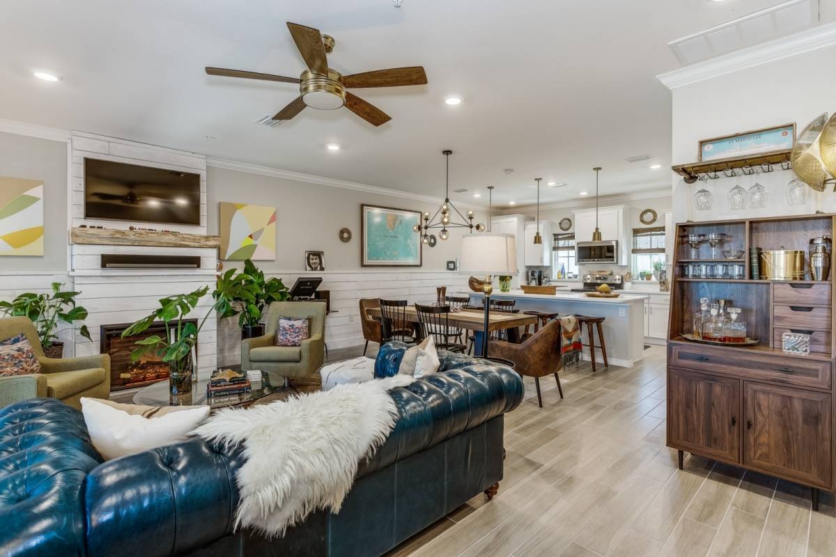 Pensacola Vacation Rental The Commodore's Son Perfect Couples Retreat Stay in Style at Lost