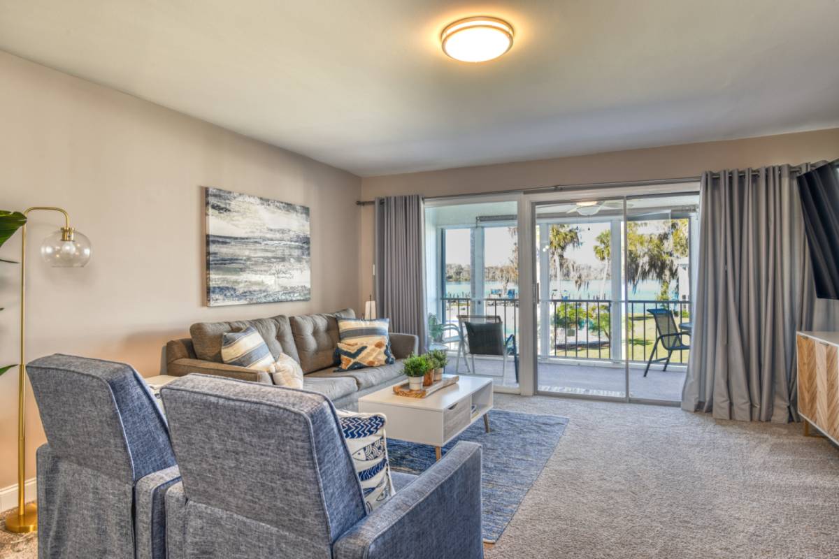 Welaka Vacation Rental All New Furnishings & Riverfront Views