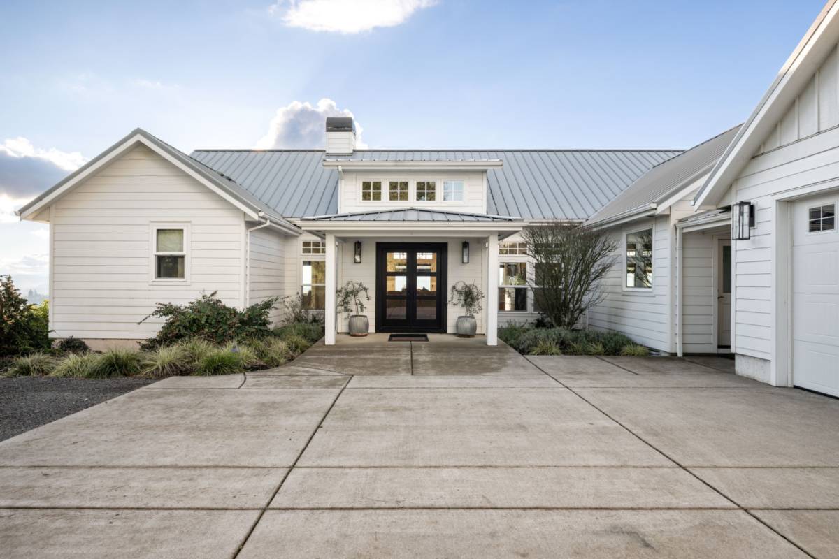 Yamhill Vacation Rental Astounding Panoramic Vineyard and Valley