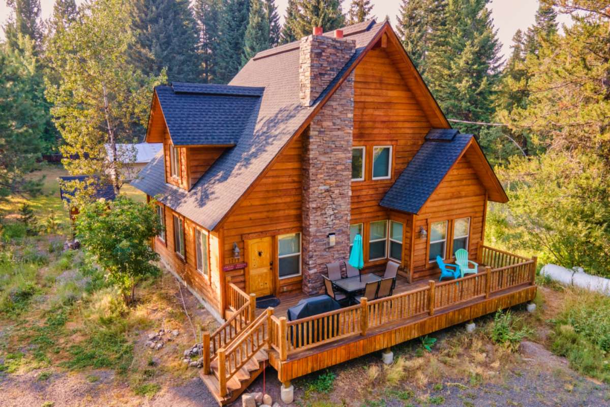McCall Vacation Rental Tranquil DOG Friendly Mountain Cabin w/ Bikes