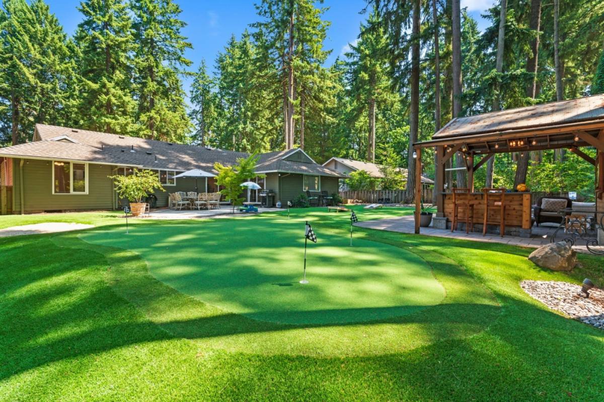 Lake Oswego Vacation Rental Phenomenal Single Level Home Featuring