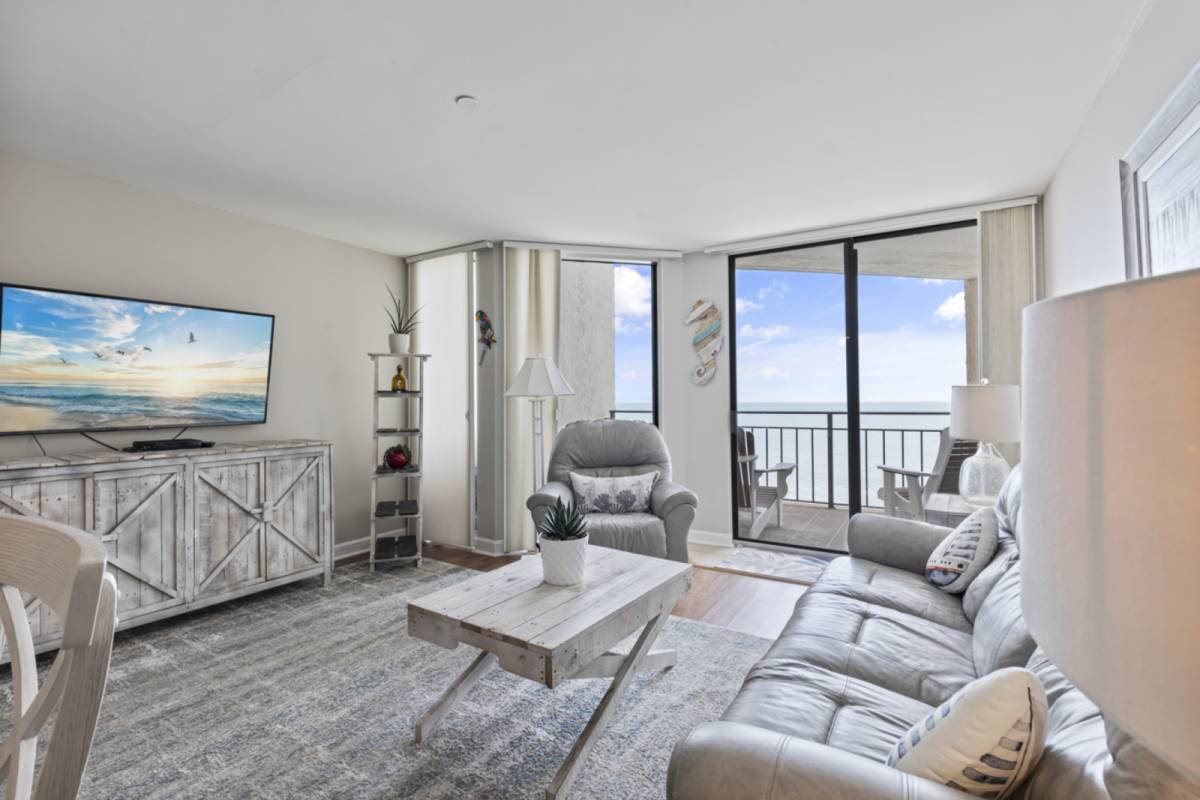 Photo inspiration: Large Eco Condo Rentals In The City Reference: Murrells Inlet Vacation Rental Surfmaster 713