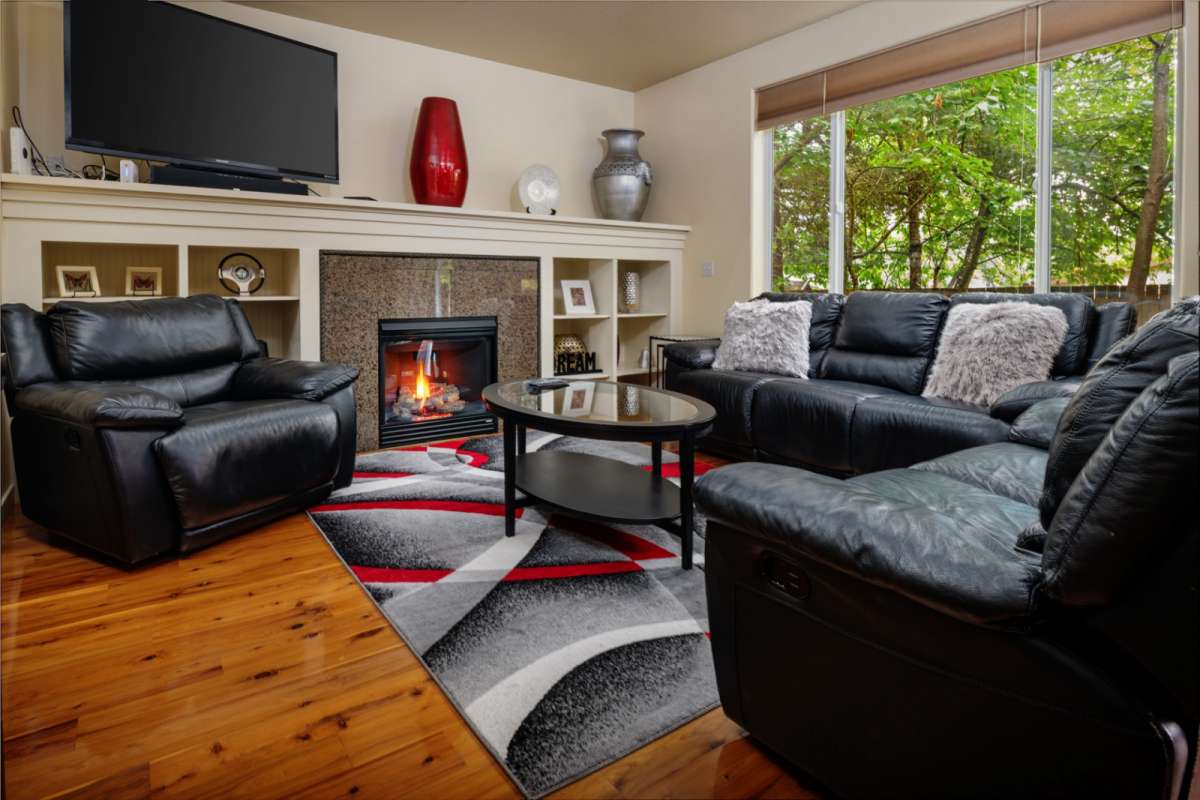 Beaverton Vacation Rental Modern Updated Home, Game Room, Open Layout