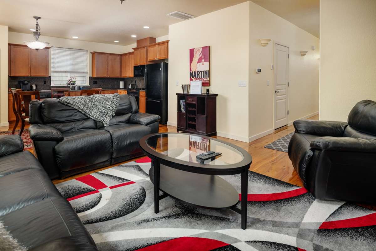 Beaverton Vacation Rental Modern Updated Home, Game Room, Open Layout