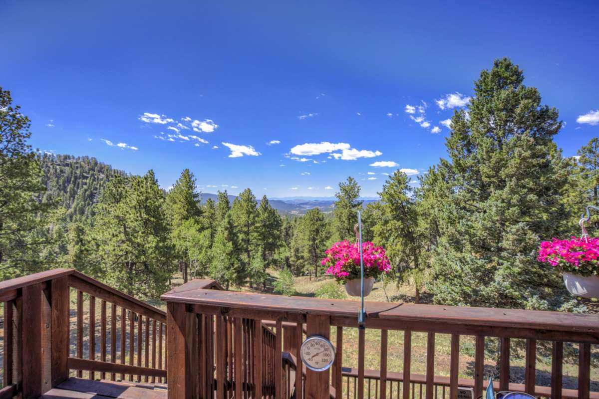 Florissant Vacation Rental Serenity at Bear Lodge,Fantastic Sangre de