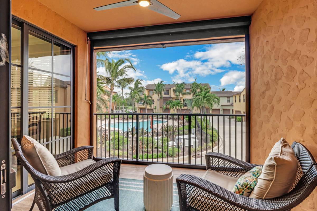 Fort Myers Vacation Rental Enjoy a Resort Lifestyle! Beautiful