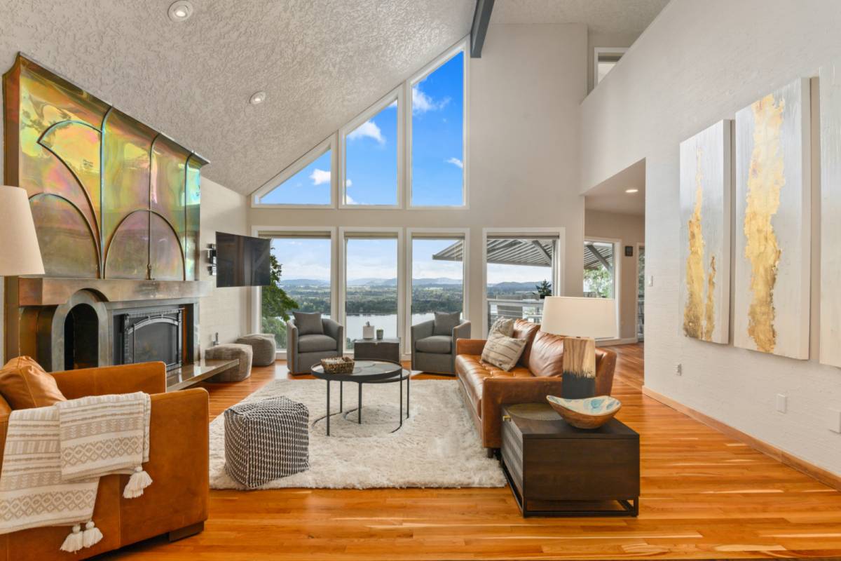 Camas Vacation Rental | Stunning Panoramic River and Mountain Views ...