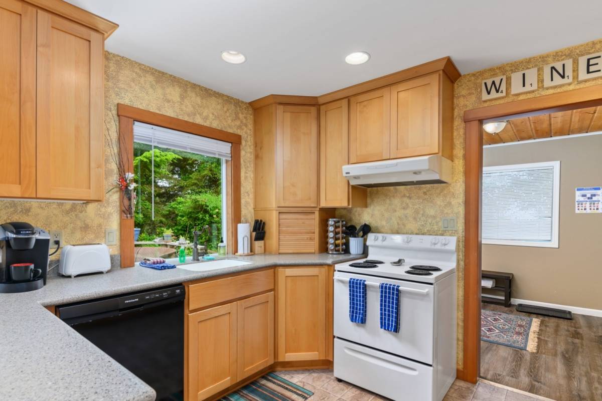 Lincoln City Vacation Rental Charming Coastal Cottage, Pet Friendly