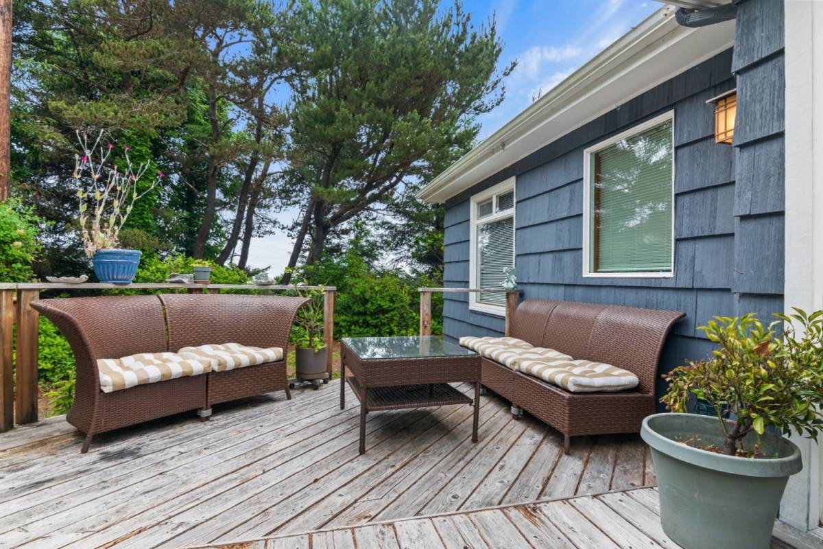 Lincoln City Vacation Rental Charming Coastal Cottage, Pet Friendly