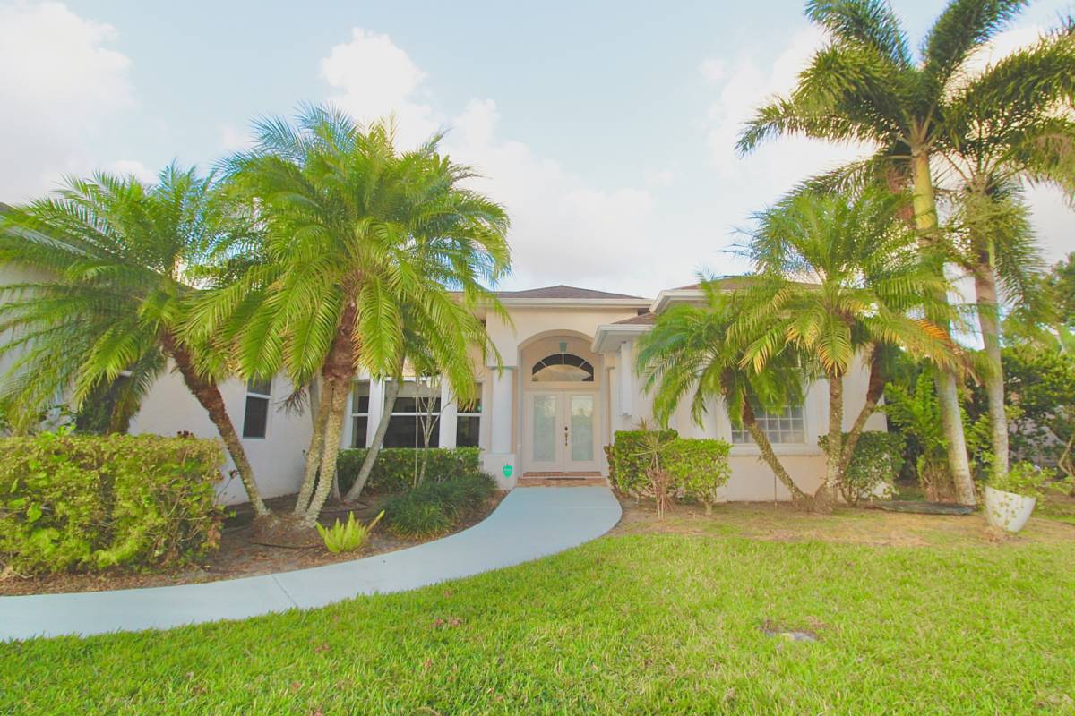 Port St. Lucie Vacation Rental Private Dock on Canal; 3 miles to