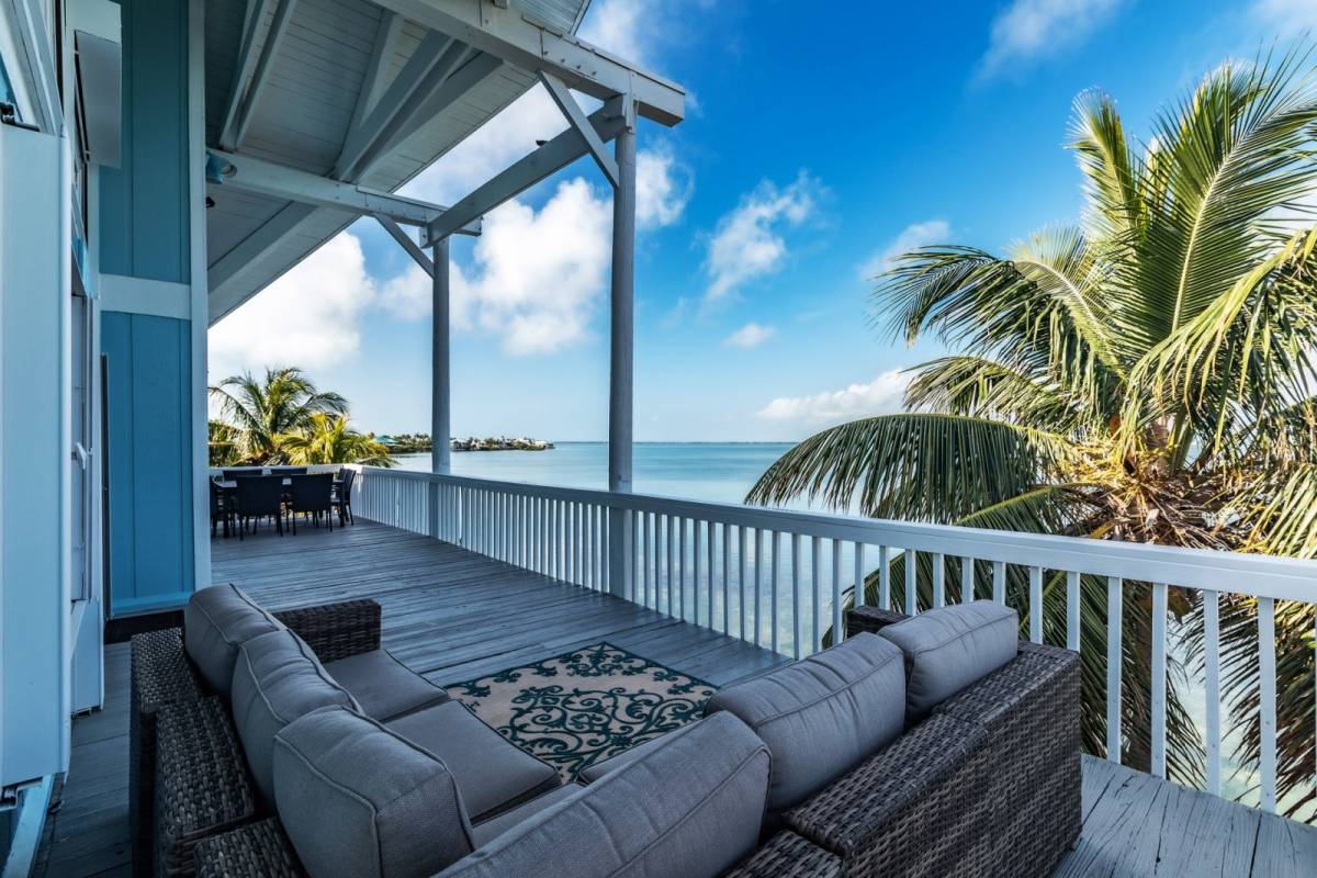 FLUTTER×OCEANBEETLE The Holiday Beetle MTX – Beetle Helmets