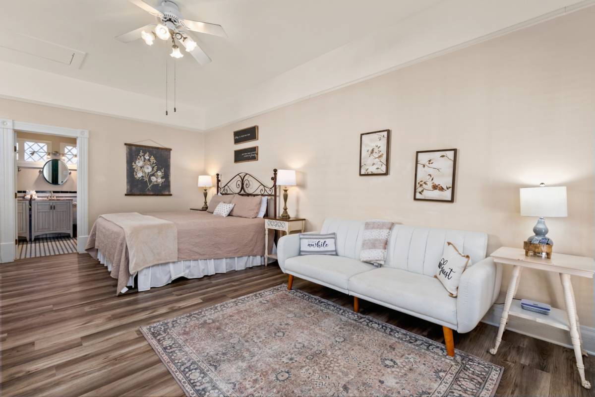 New Braunfels Vacation Rental 2 The Cottage at Garrison in Gruene