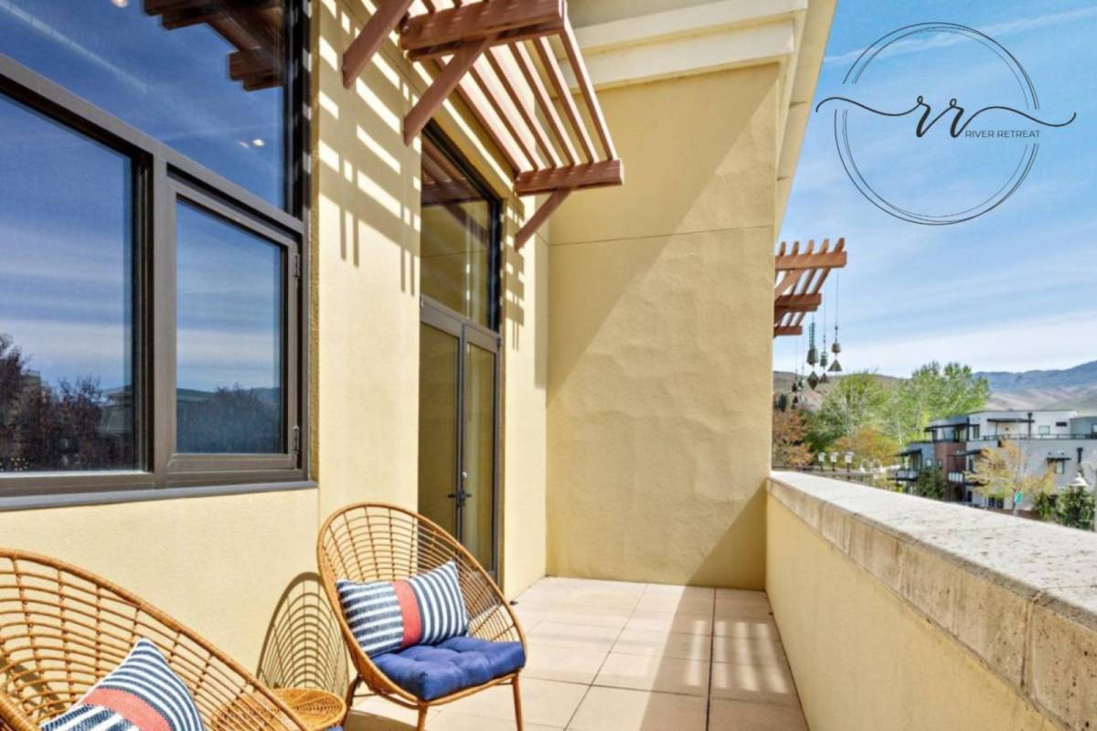 Boise Vacation Rental Bown Crossing Condo w/ 2 Bikes! Steps to Boise