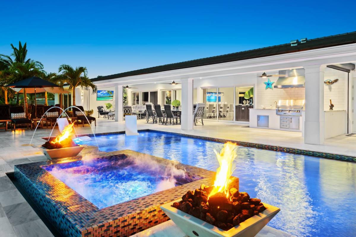 Fort Lauderdale Vacation Rental Luxury Waterfront Estate w/ Heated