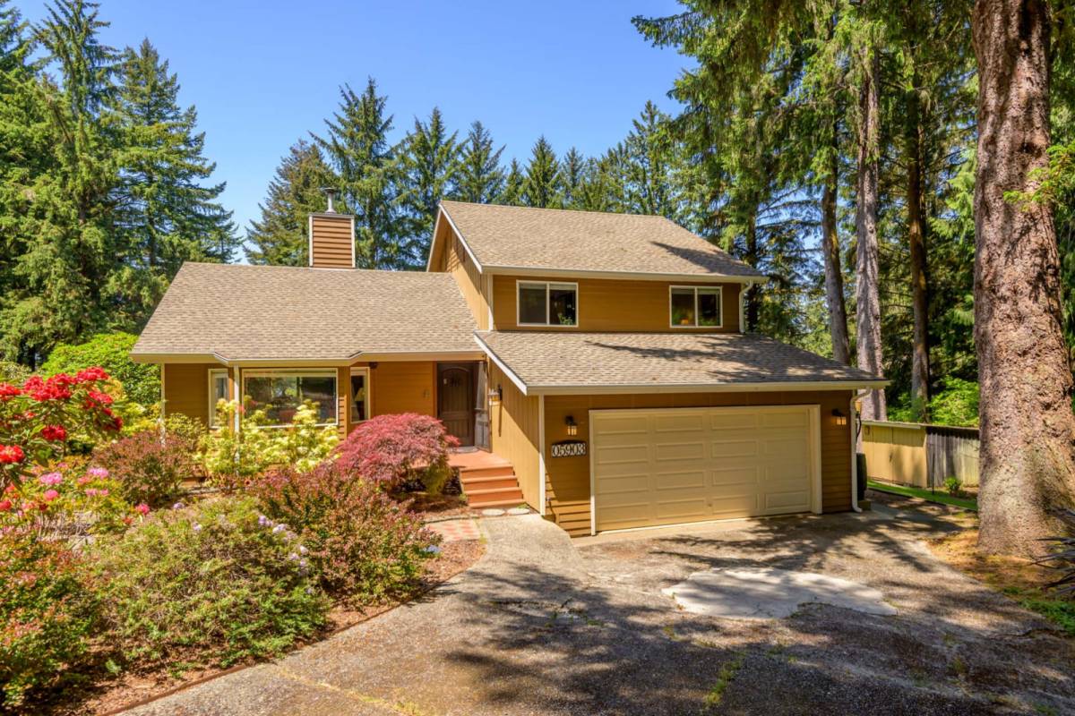 Florence Vacation Rental Sutton Lake Sunset Home Rental on