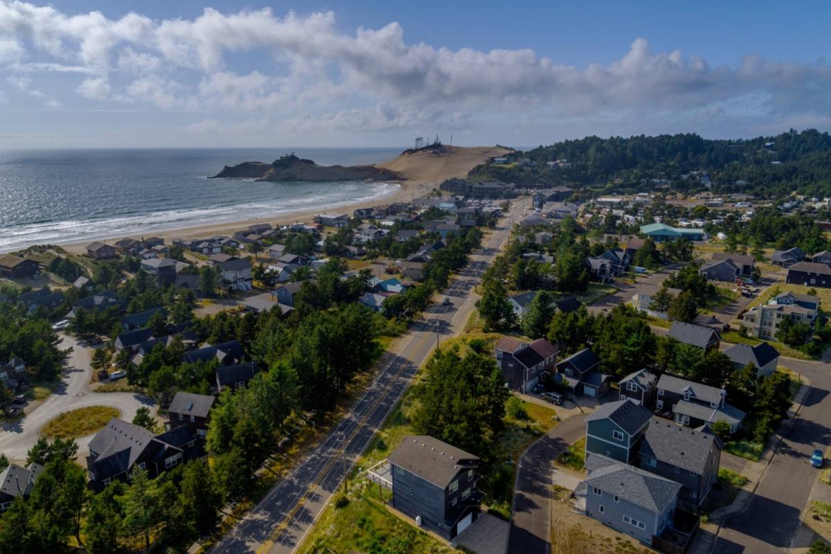 Cloverdale Vacation Rental Fantastic Updated Coastal Home, *Pet