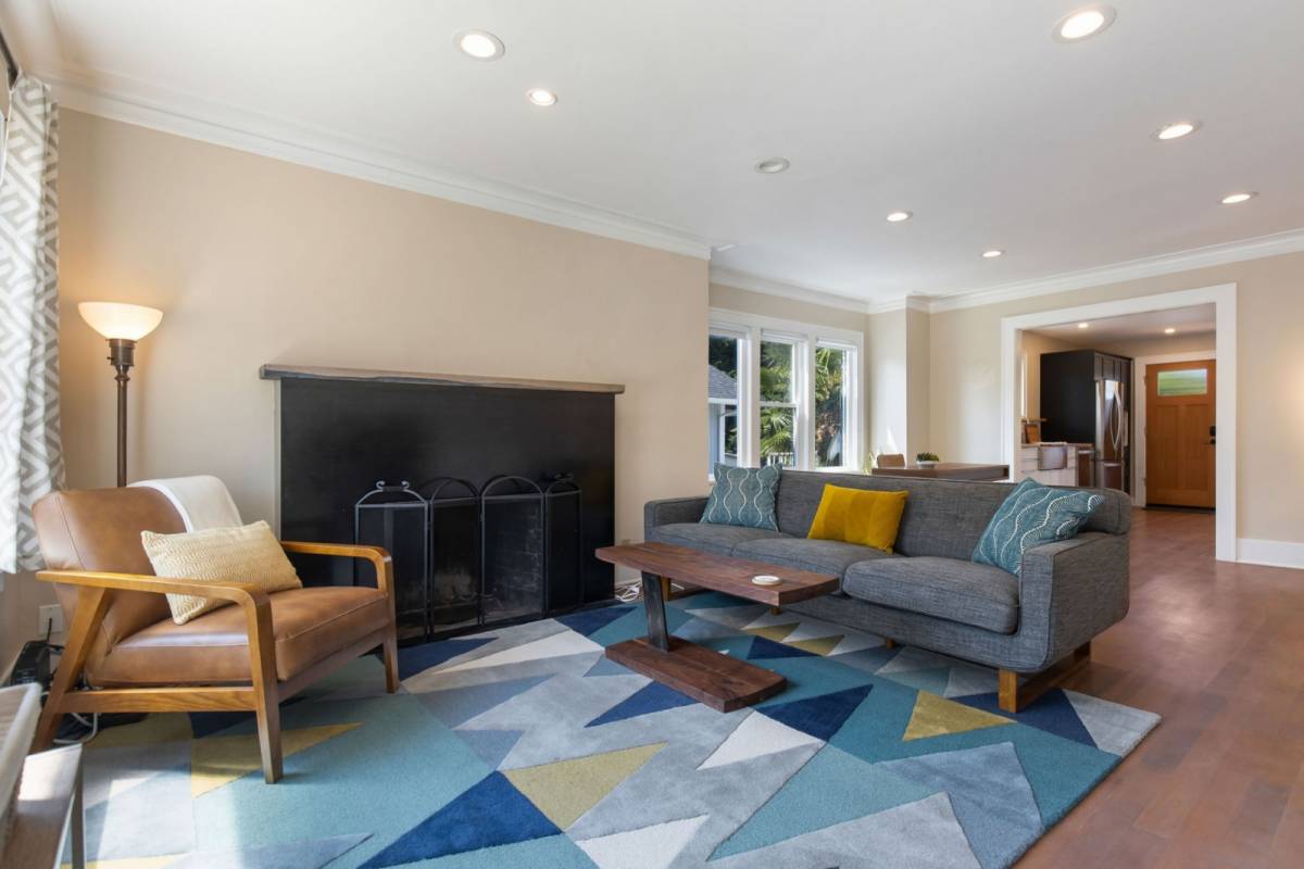 Seattle Vacation Rental Restored Cottage in Ballard with Deck, Walk