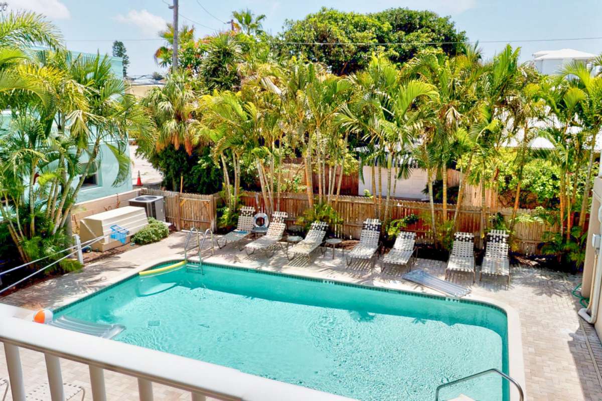 St. Pete Beach Vacation Rental Heart of PassAGrille Beach! Beach