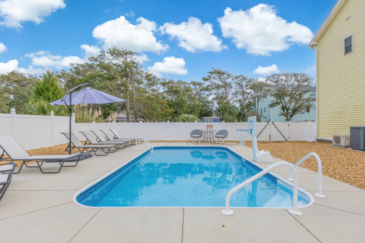 【PSA9】ビジュアルアドベンチャー No.108 覇国（リトルガーデン） Oak Island Vacation Rental | Dog Friendly Home with New Pool & Fun
