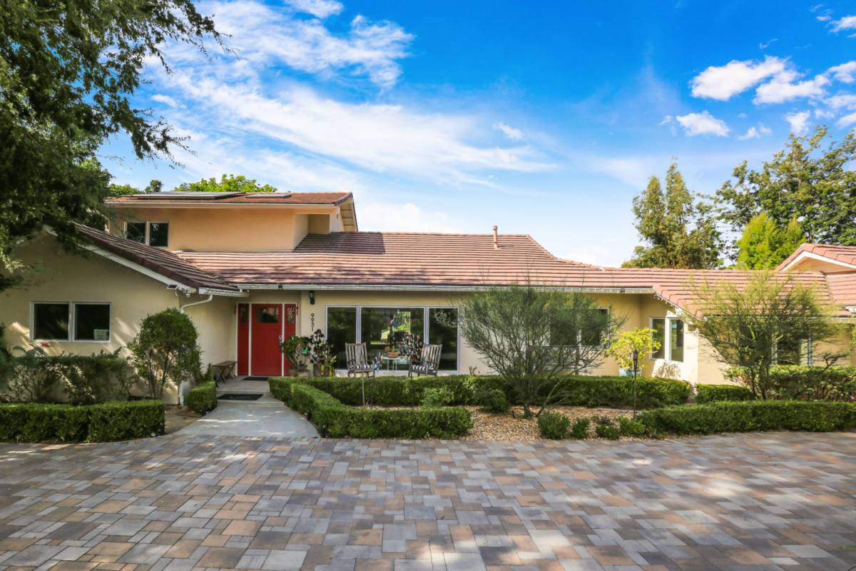 Santa Ana Vacation Rental Huge Cowan Heights Home, Pool, Entertainers