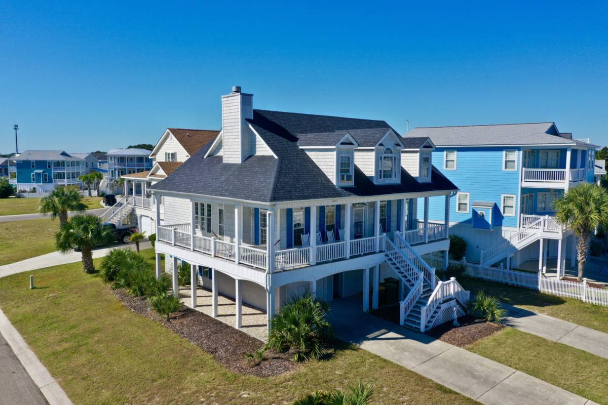 Kure Beach Vacation Rental Spacious House w/Wraparound Deck, Covered
