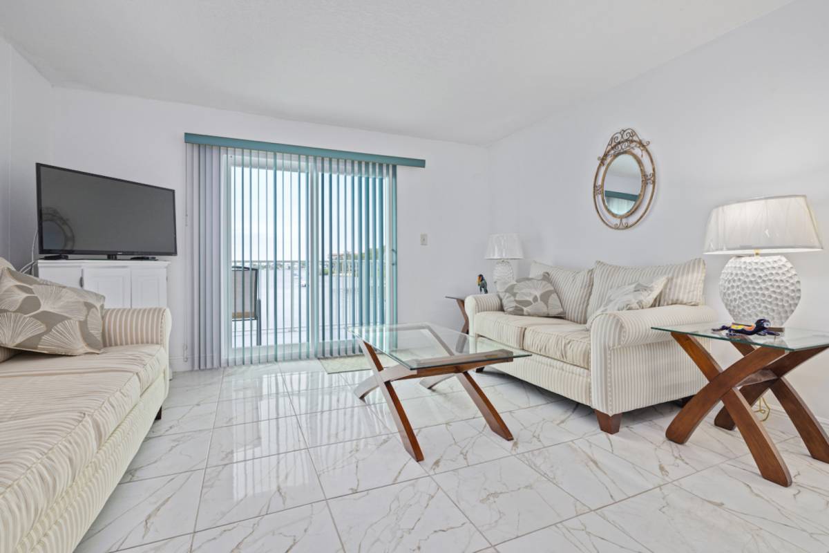 Dunedin Vacation Rental Reduced Price! Dolphins Playground! Watch