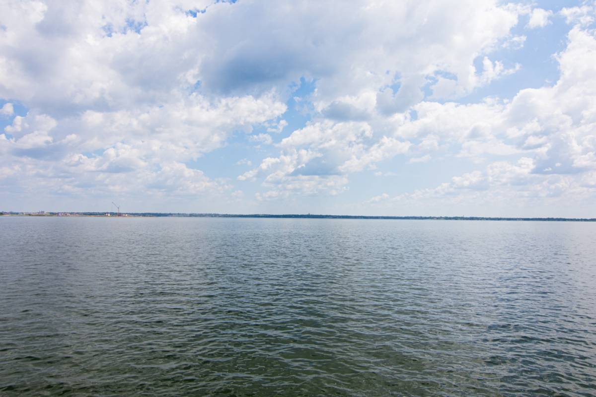 Garland Vacation Rental Lakeview Gem! Lakeside Condo with Deck