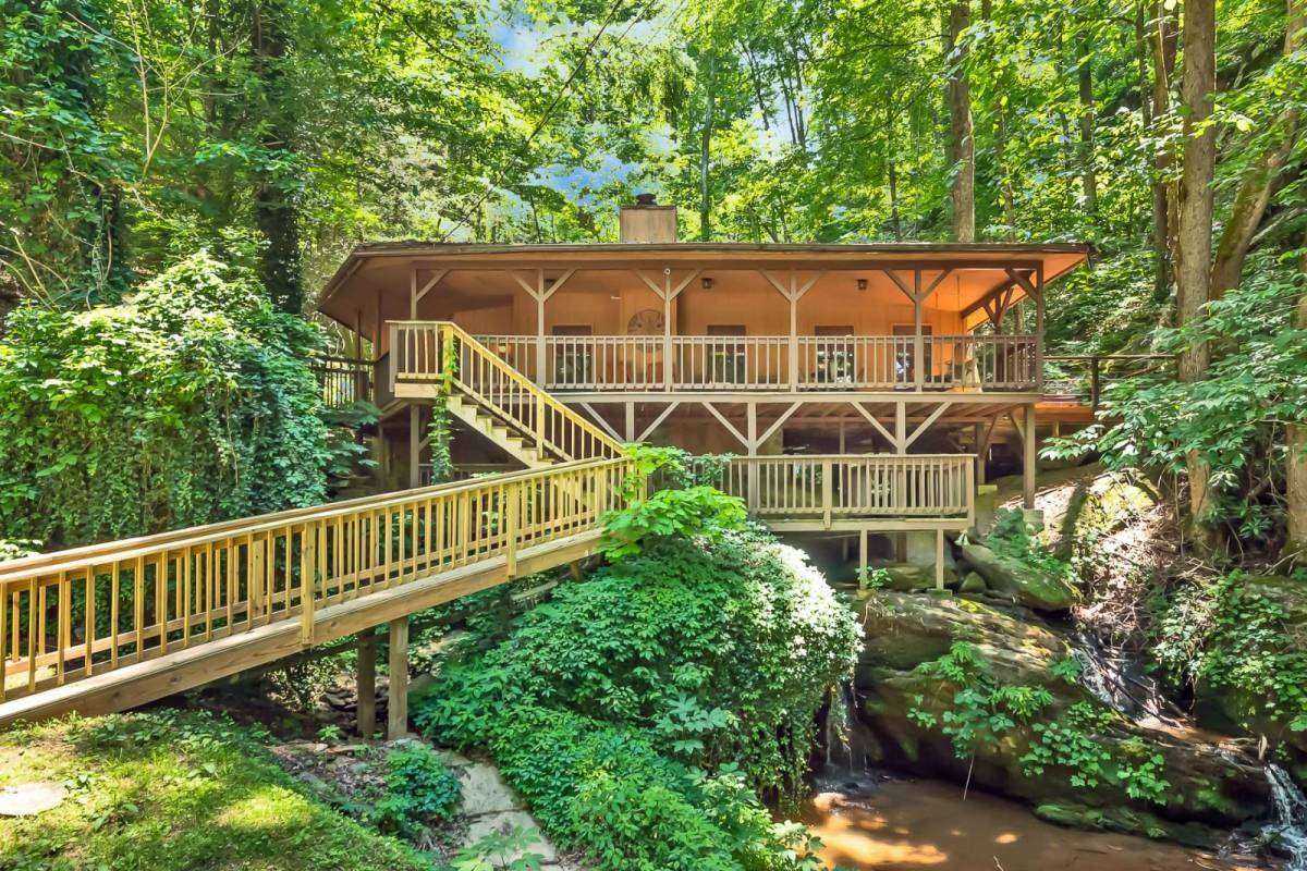 Sevierville Vacation Rental Unique One of a Kind Experience On a
