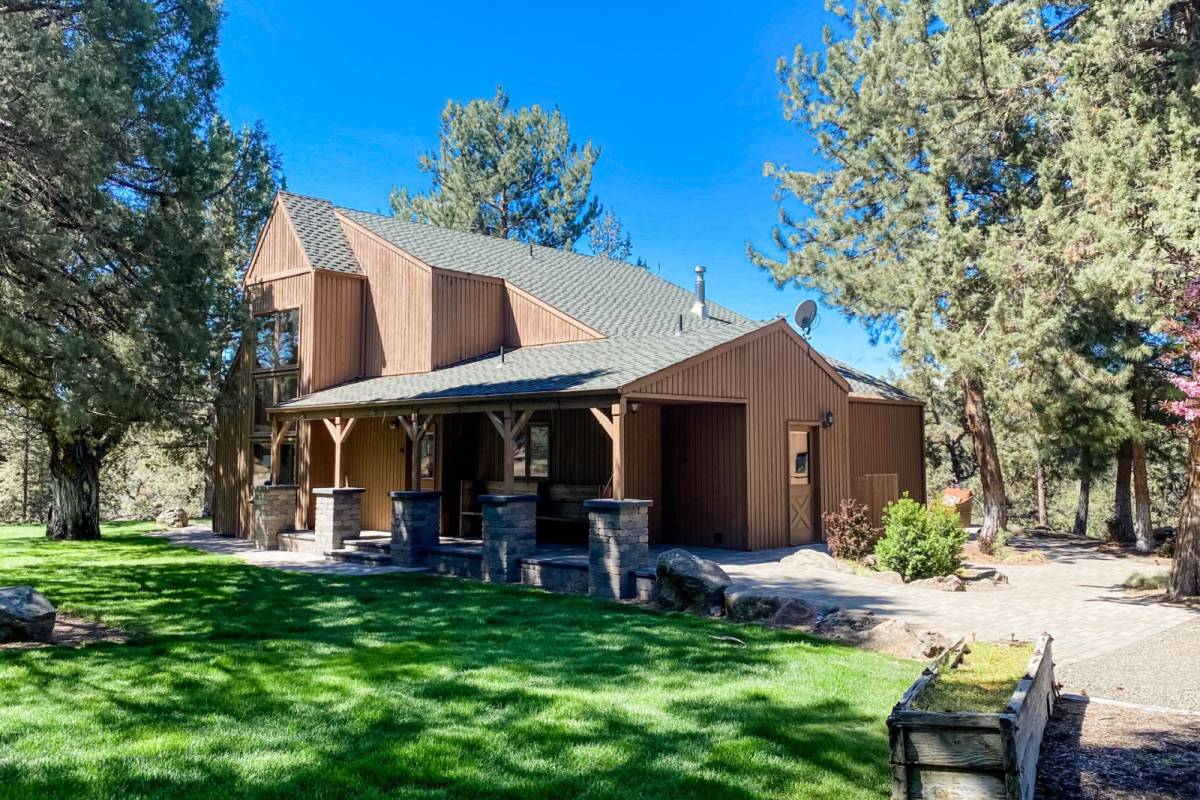 Redmond Vacation Rental Discounted Rates! Epic Riverview Home on 5