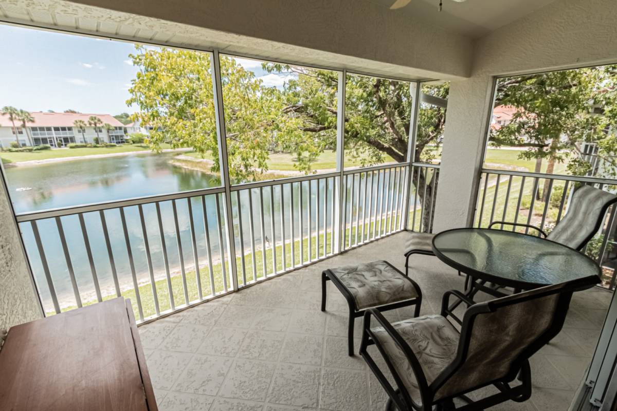 Naples Vacation Rental North Naples 2nd flrend unitlake view condo