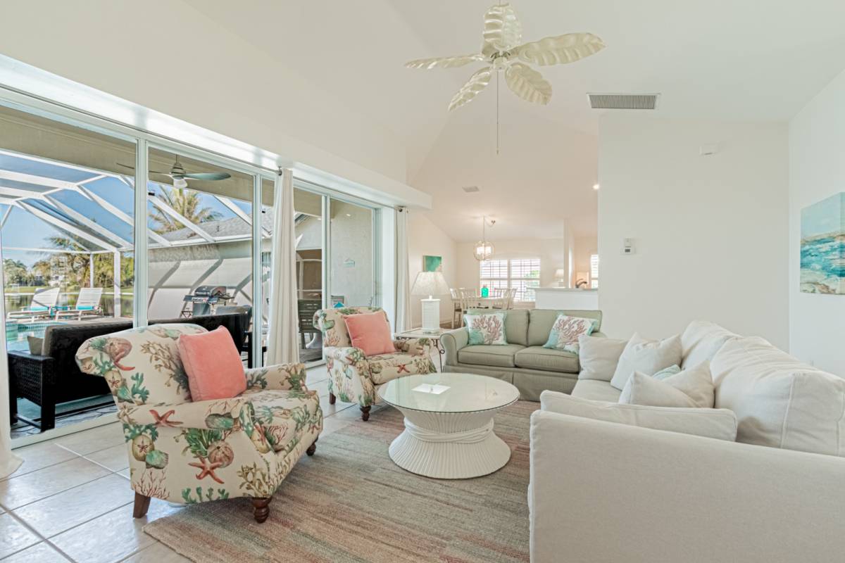 Naples Vacation Rental Briarwood Updated Heated Pool/Spa Home w/Lake Views from Lanai