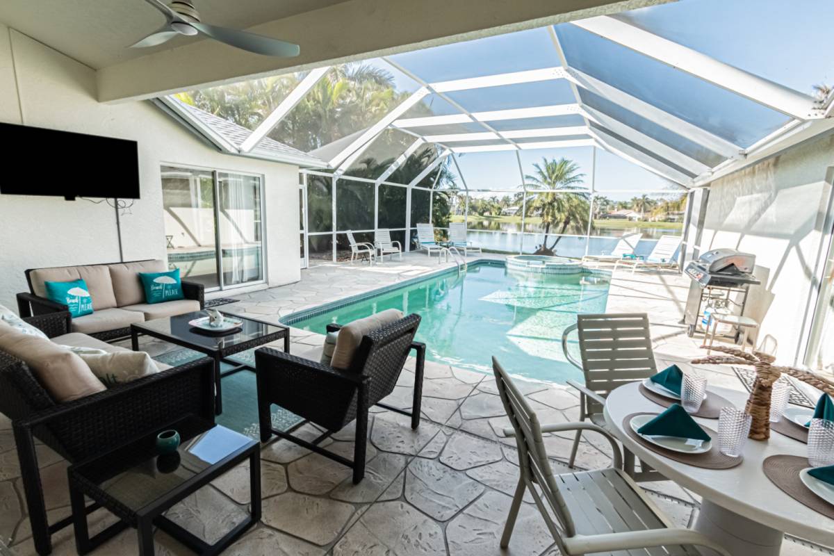 Naples Vacation Rental Briarwood Updated Heated Pool/Spa Home w/Lake Views from Lanai