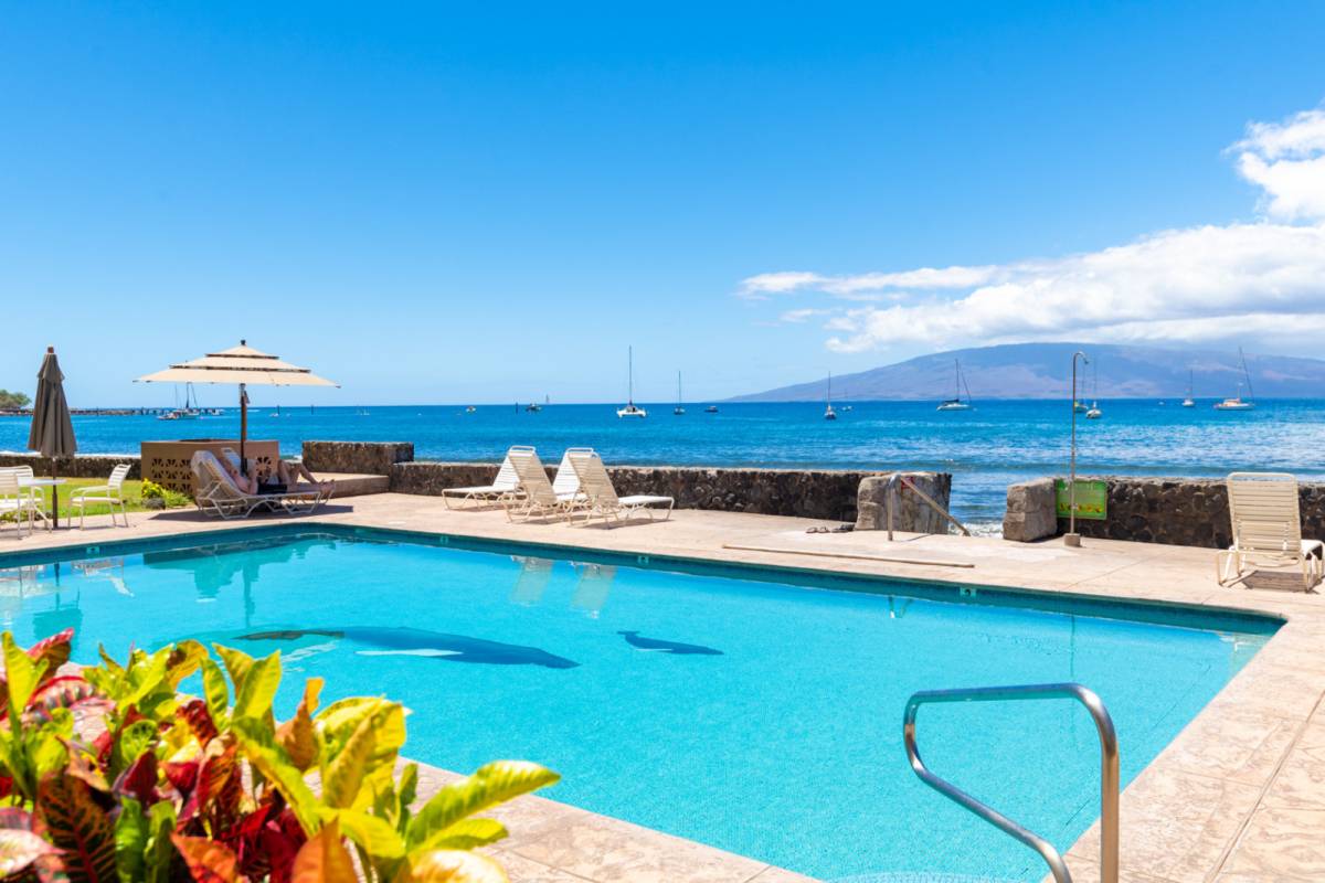 Lahaina Vacation Rental Lahaina Roads 405 Fabulous Views direct