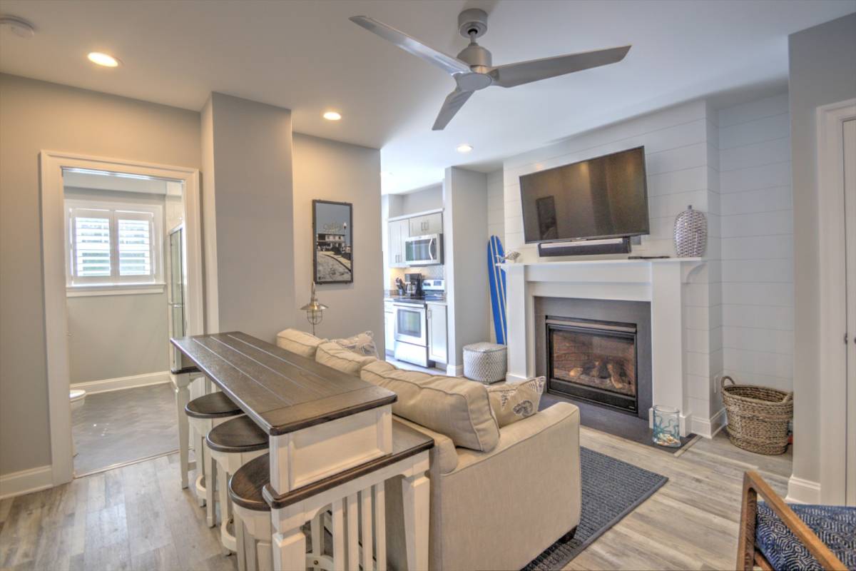 Rehoboth Beach Vacation Rental Modern Apartment with Private Entrance, Monthly or